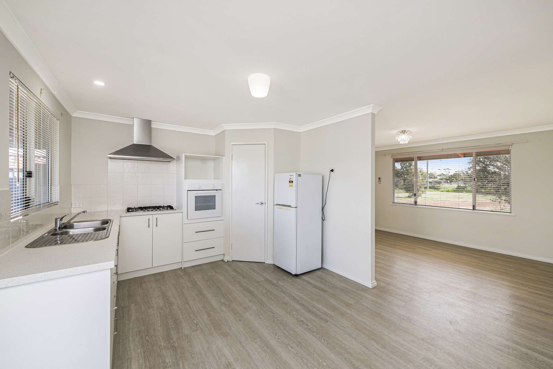 91 Cooper Street, Moora For Sale by Farmbuy.com - image 10