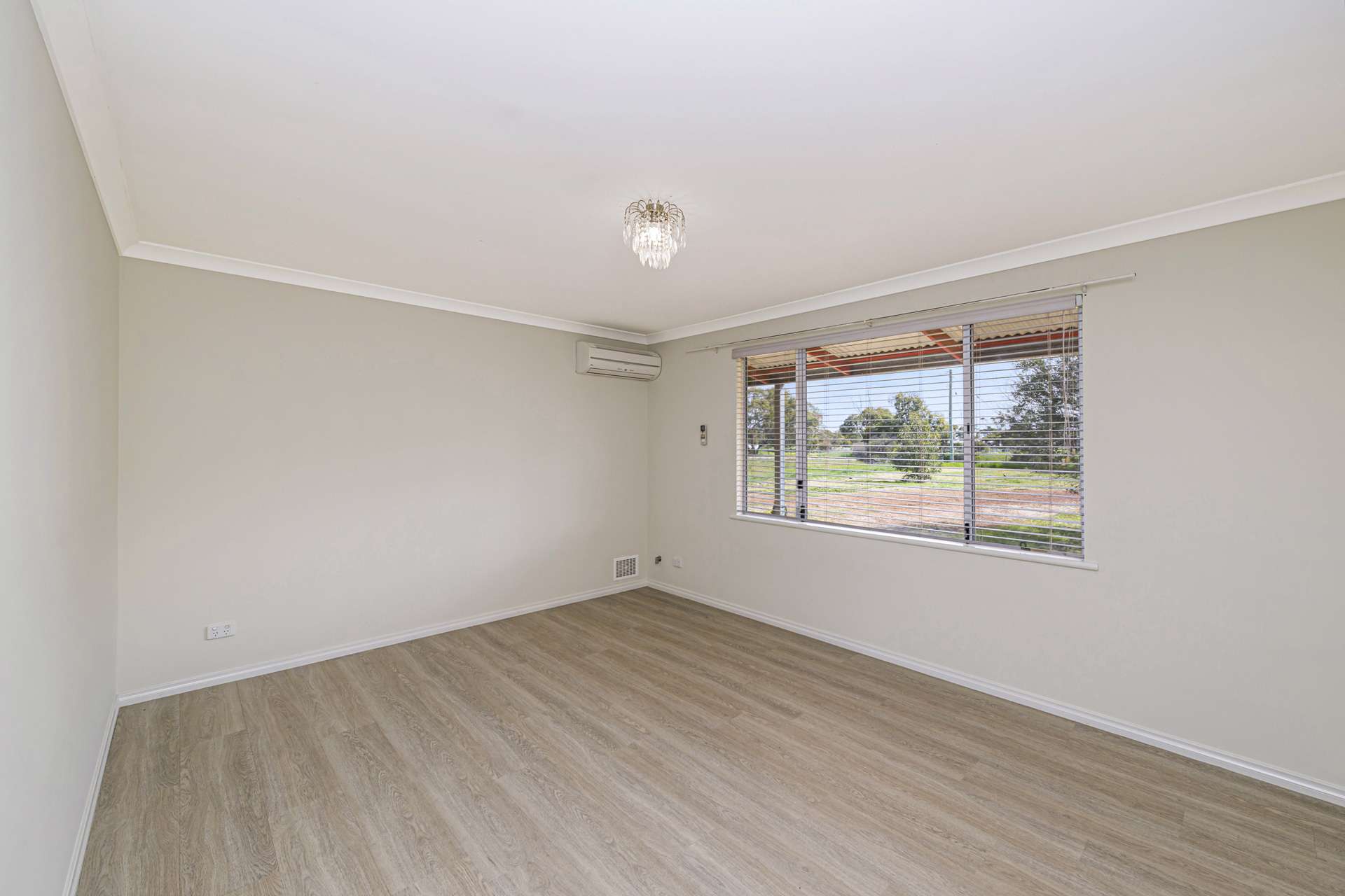 91 Cooper Street, Moora For Sale by Farmbuy.com - image 12