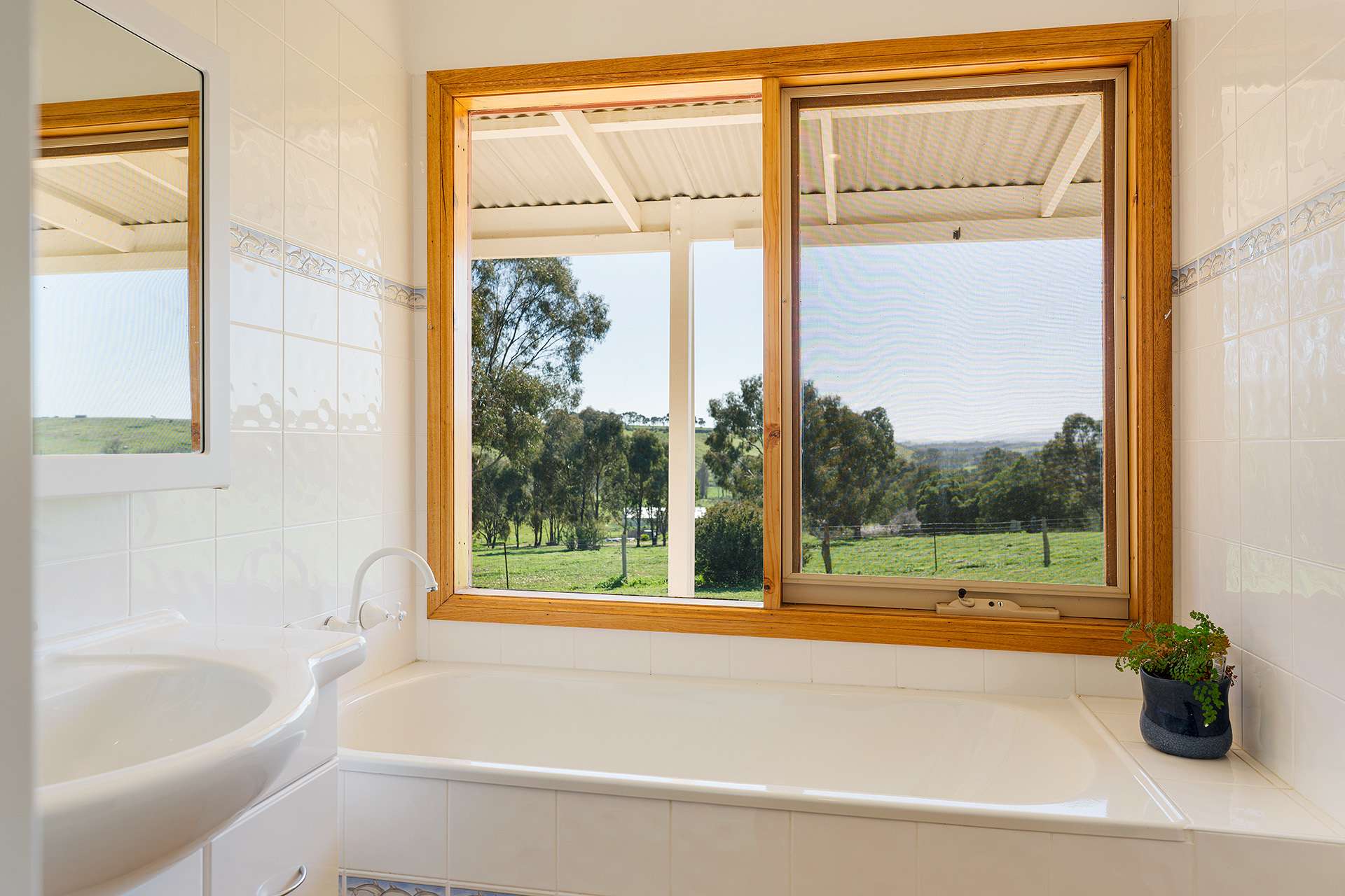 18 Franzi Street, Guildford For Sale by Farmbuy.com - image 14