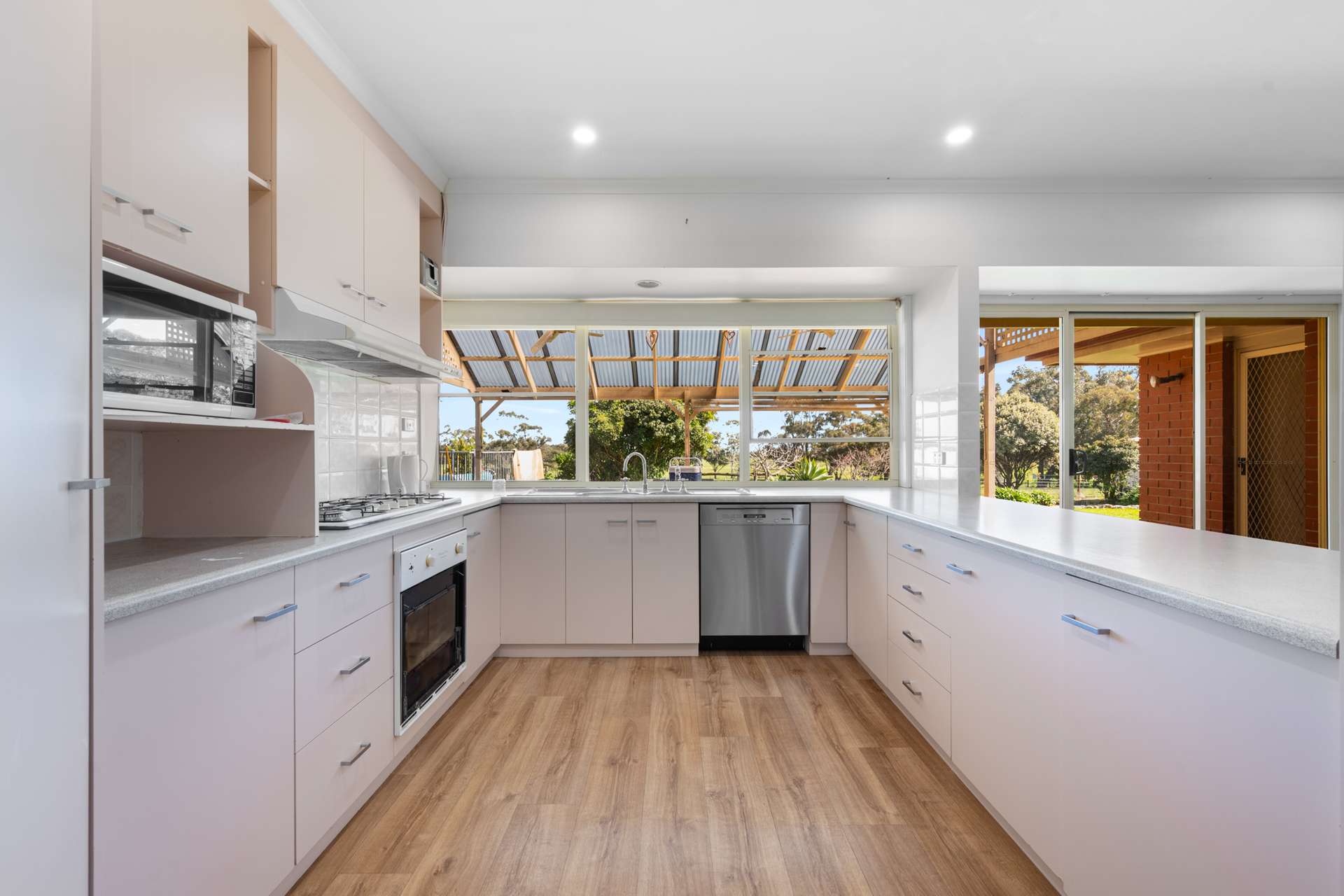 154 Gordon Street, Naracoorte For Sale by Farmbuy.com - image 6
