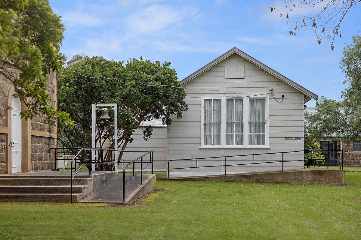 15 Eversley Street, Macarthur Auction by Farmbuy.com - image 2