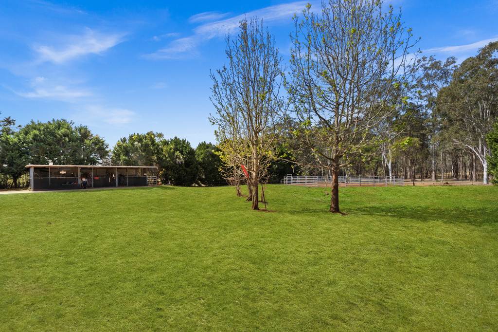 12 Melric Court, Geham QLD 4352