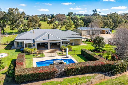 72 Beatrice Road, Burrumbuttock NSW 2642
