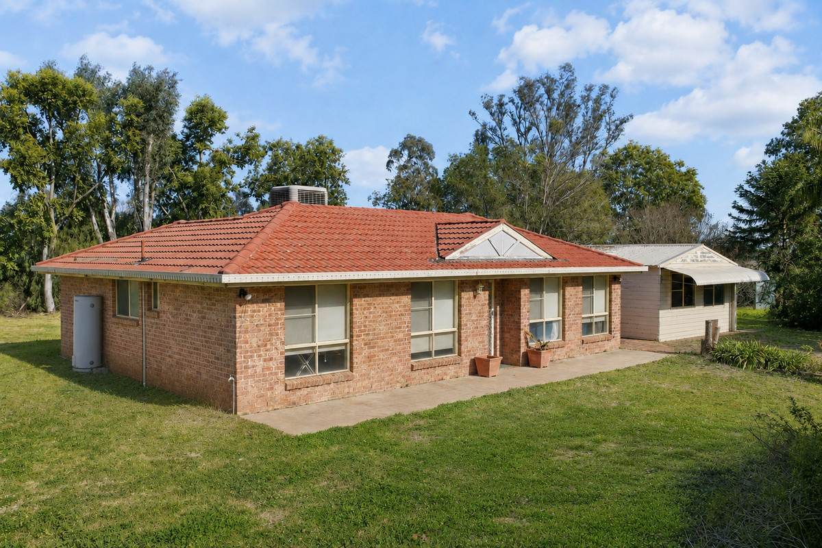 93 Whiting Drive, Narrabri For Sale by Farmbuy.com - image 2