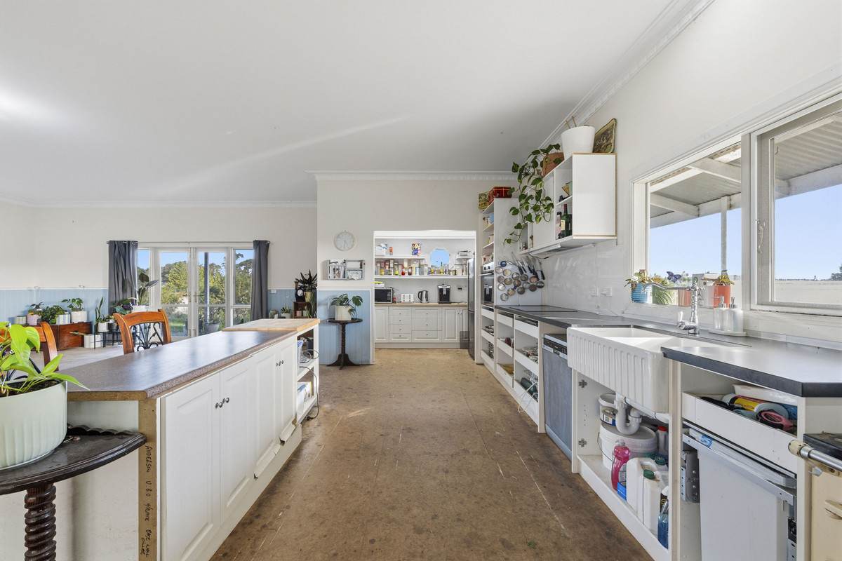 52 Vaggs Road, Ross Creek For Sale by Farmbuy.com - image 22