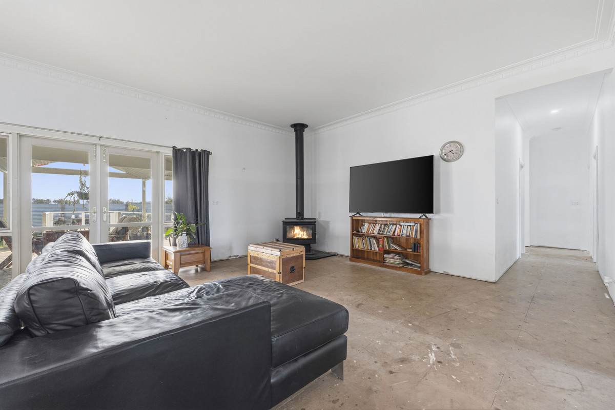 52 Vaggs Road, Ross Creek For Sale by Farmbuy.com - image 32