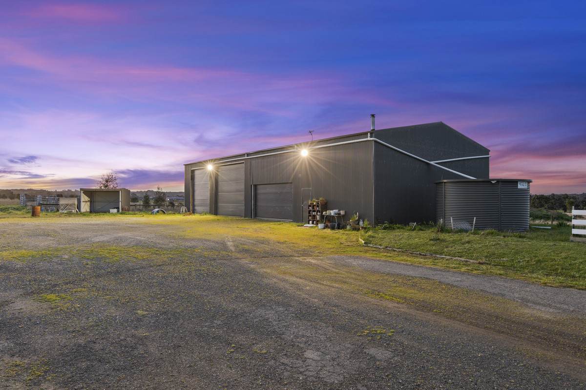 52 Vaggs Road, Ross Creek For Sale by Farmbuy.com - image 8