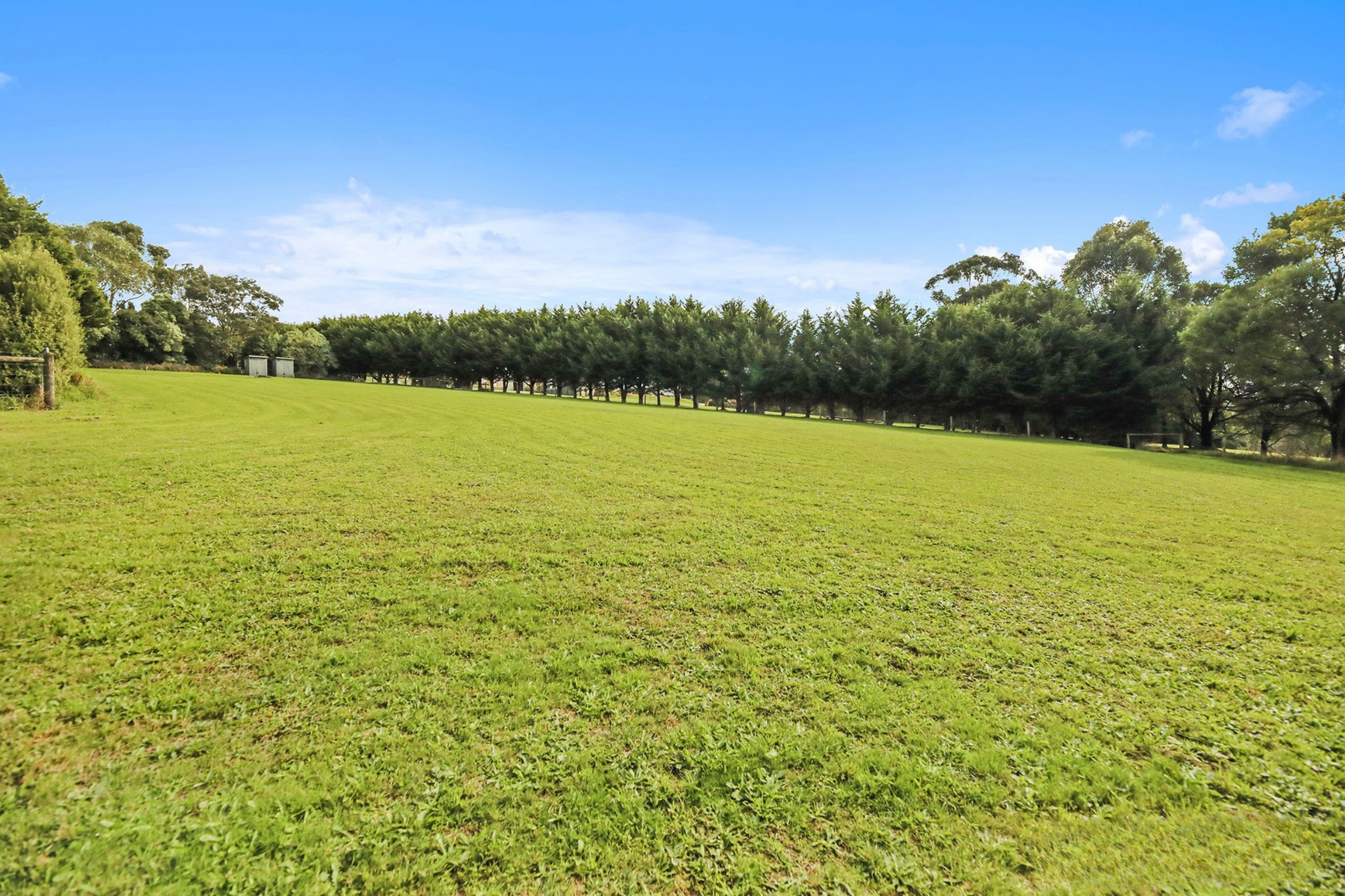 14B Greenland Drive, Drouin For Sale by Farmbuy.com - image 1