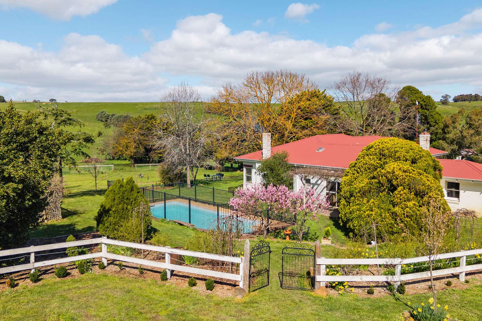 1469 Kyneton-Redesdale Road, Barfold For Sale by Farmbuy.com - image 3