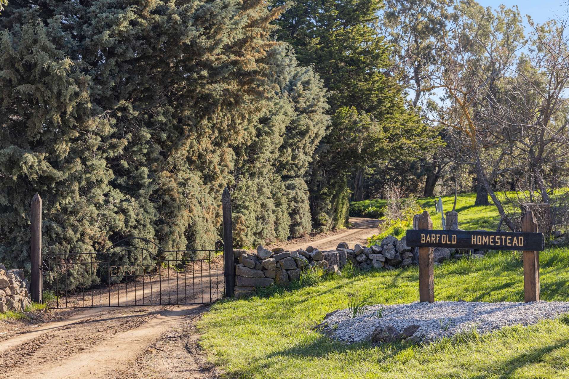 1469 Kyneton-Redesdale Road, Barfold For Sale by Farmbuy.com - image 1