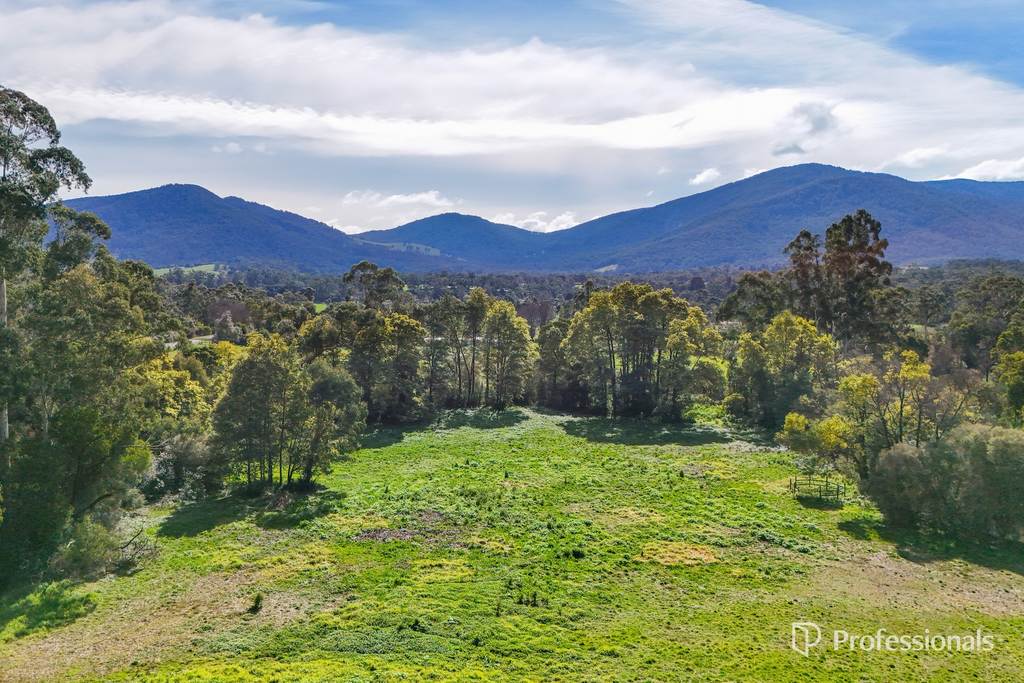 2185 Warburton Highway, Launching Place VIC 3139
