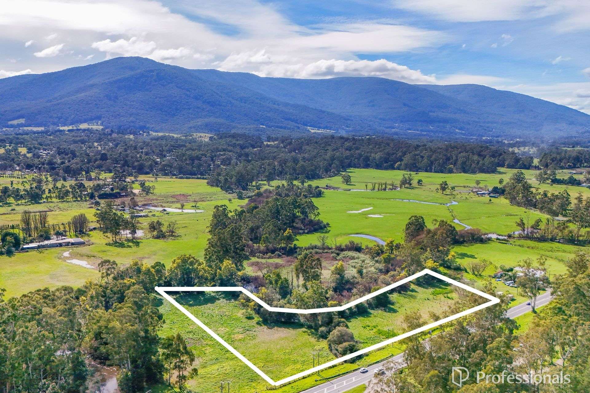 2185 Warburton Highway, Launching Place For Sale by Farmbuy.com - image 3