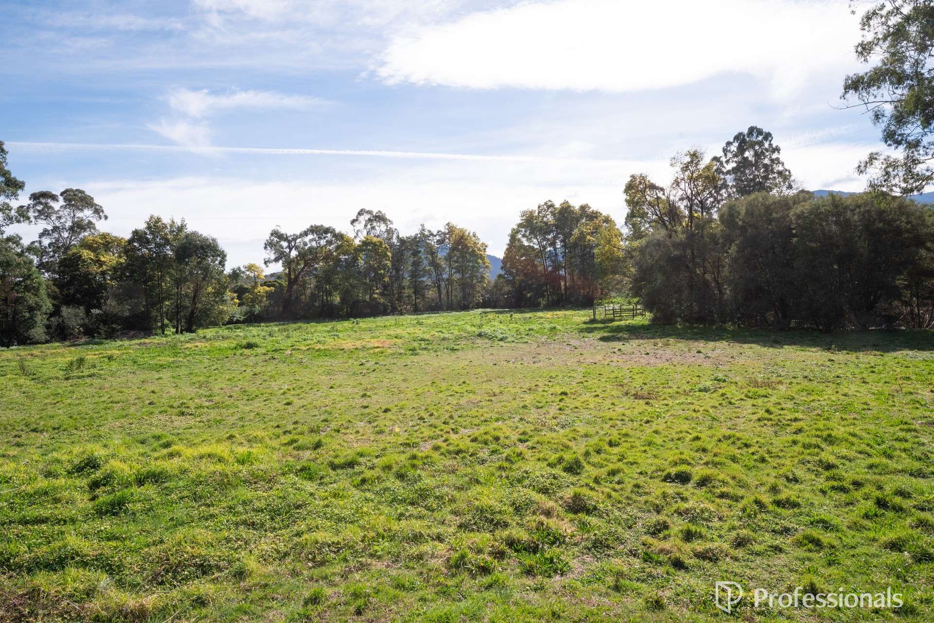2185 Warburton Highway, Launching Place For Sale by Farmbuy.com - image 2