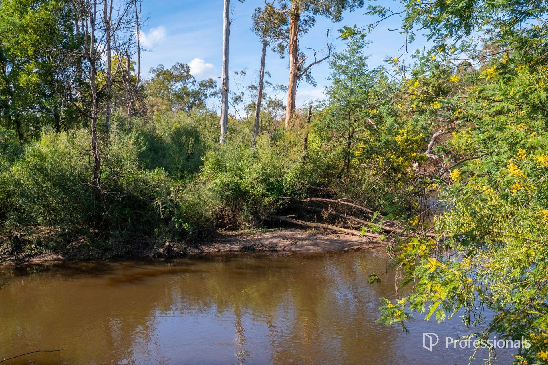 2185 Warburton Highway, Launching Place For Sale by Farmbuy.com - image 10