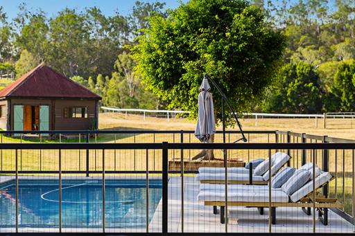 100 Waverley Road, Lake Manchester QLD 4306