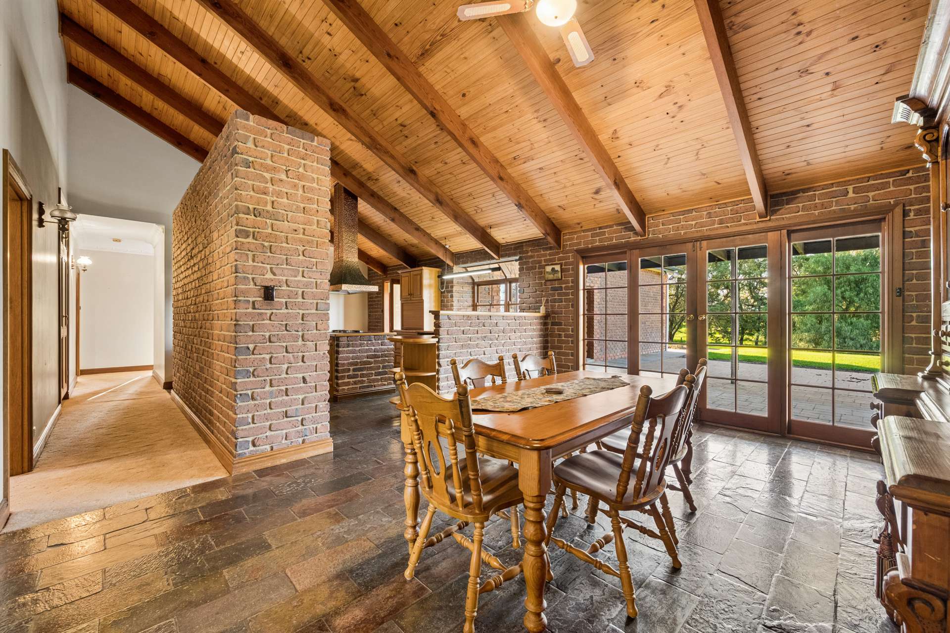 1031 Woodleigh Lane, Clay Wells For Sale by Farmbuy.com - image 29
