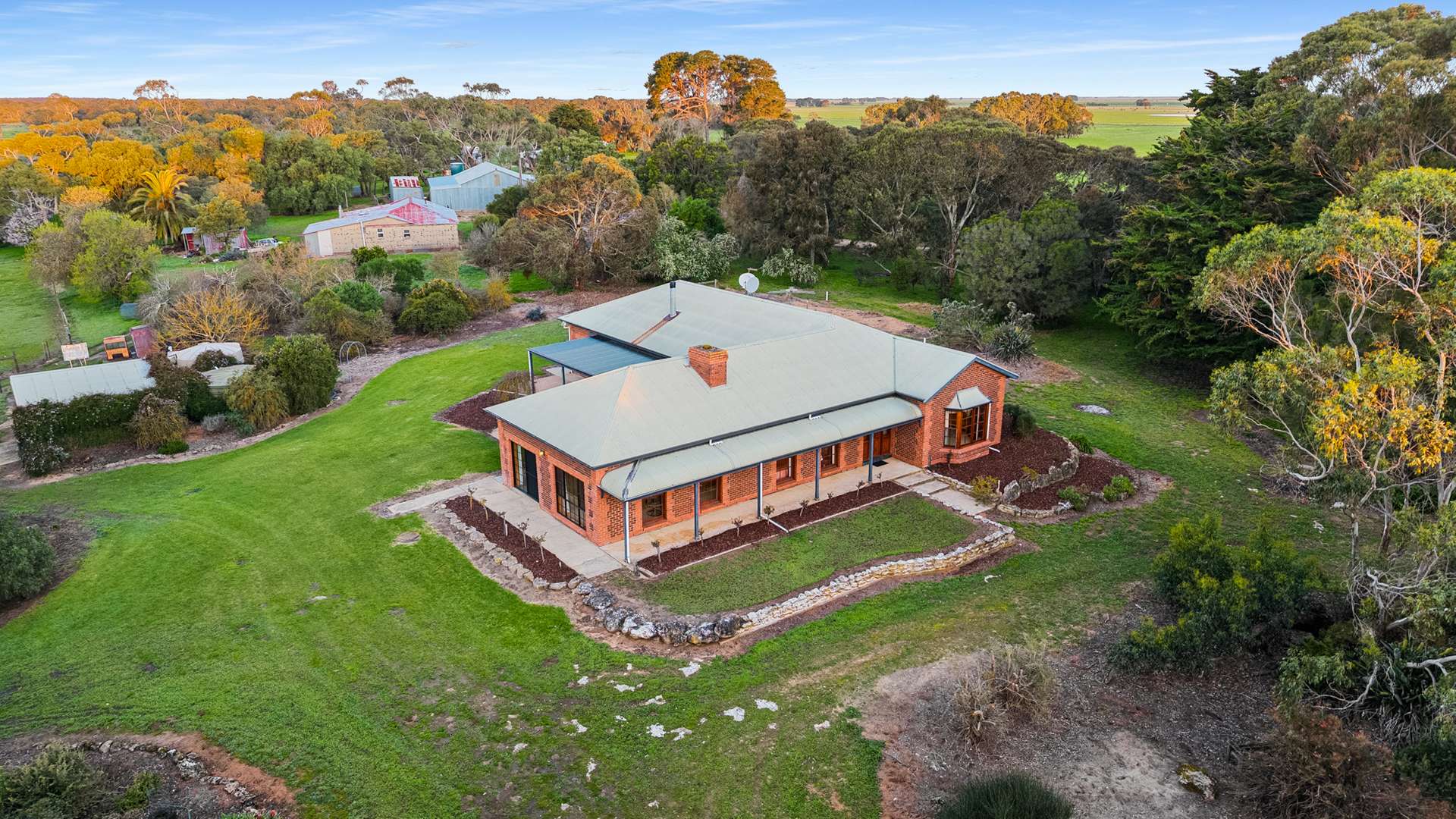 1031 Woodleigh Lane, Clay Wells For Sale by Farmbuy.com - image 3