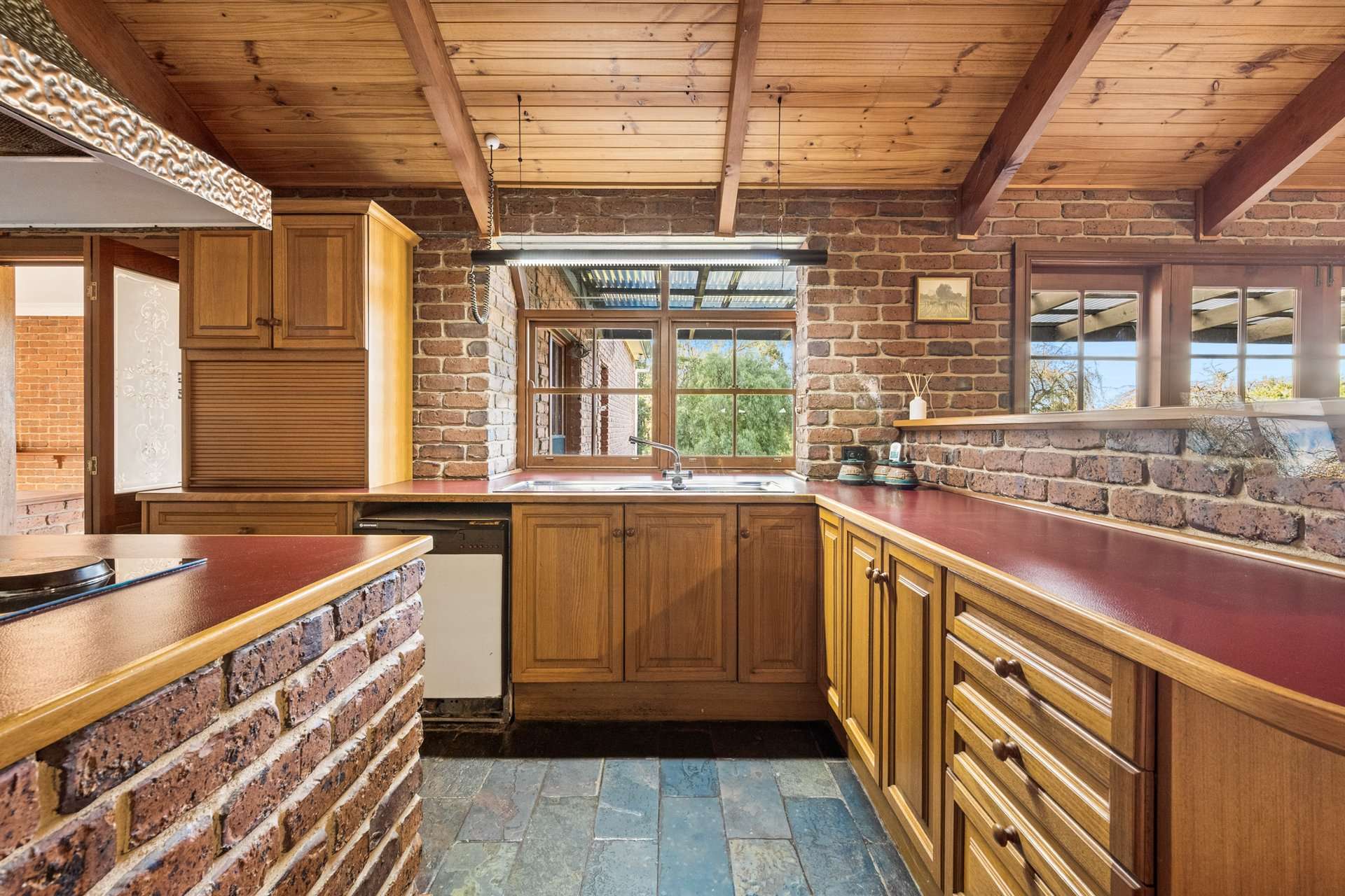 1031 Woodleigh Lane, Clay Wells For Sale by Farmbuy.com - image 28