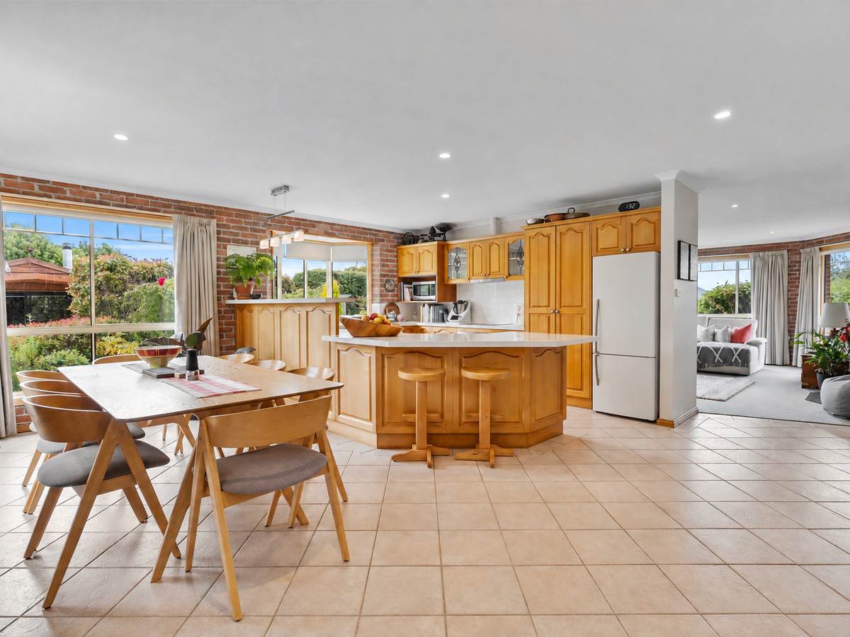 19 Englefield Drive, Margate For Sale by Farmbuy.com - image 5