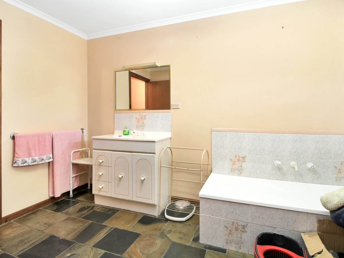 59 Bethross Drive, Tambo Upper For Sale by Farmbuy.com - image 12