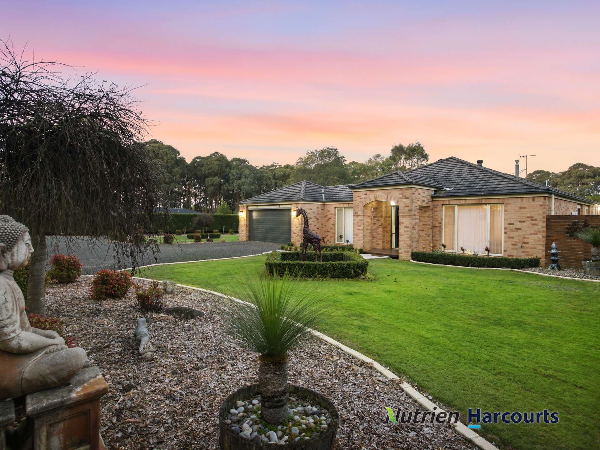 46 Kings Road, Kinglake West For Sale by Farmbuy.com - image 2