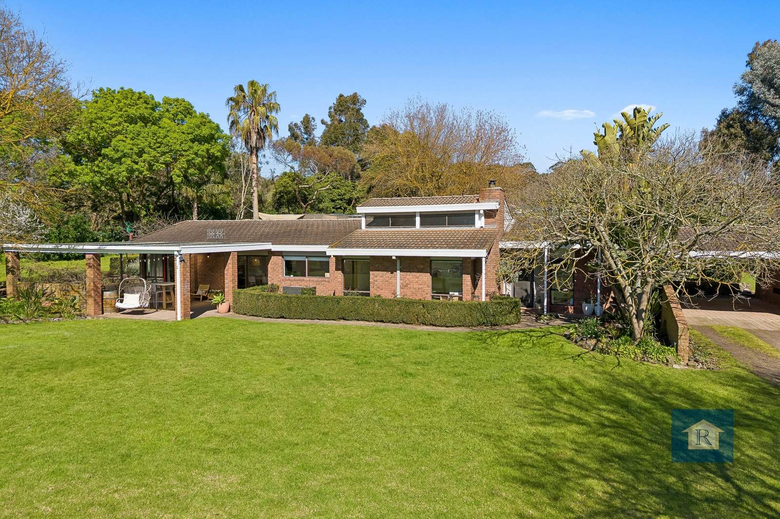 320 Armstrong Street, Elliminyt For Sale by Farmbuy.com - image 1