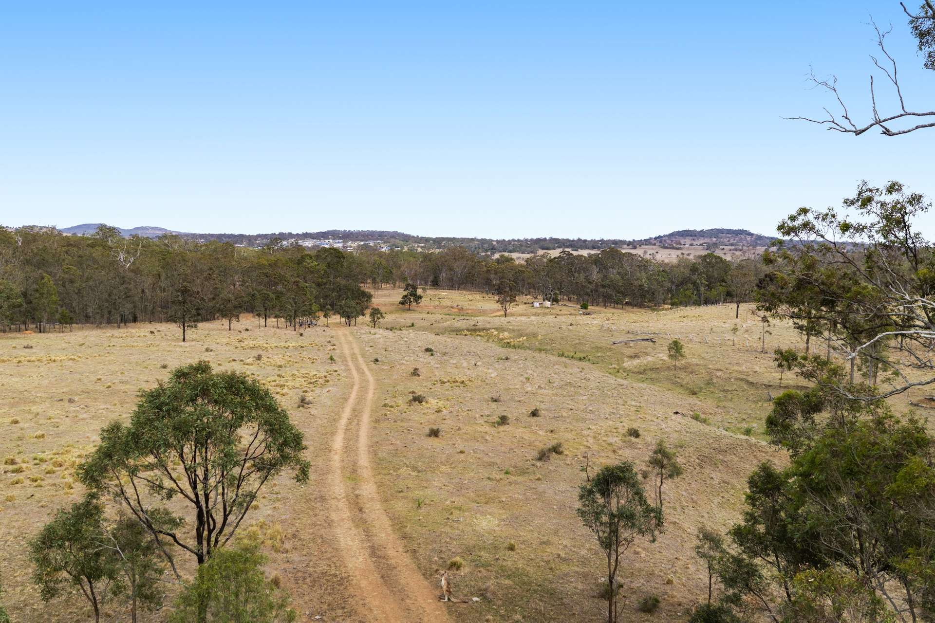"Cooby Crest" 101 Pipeline Road, Meringandan For Sale by Farmbuy.com - image 12