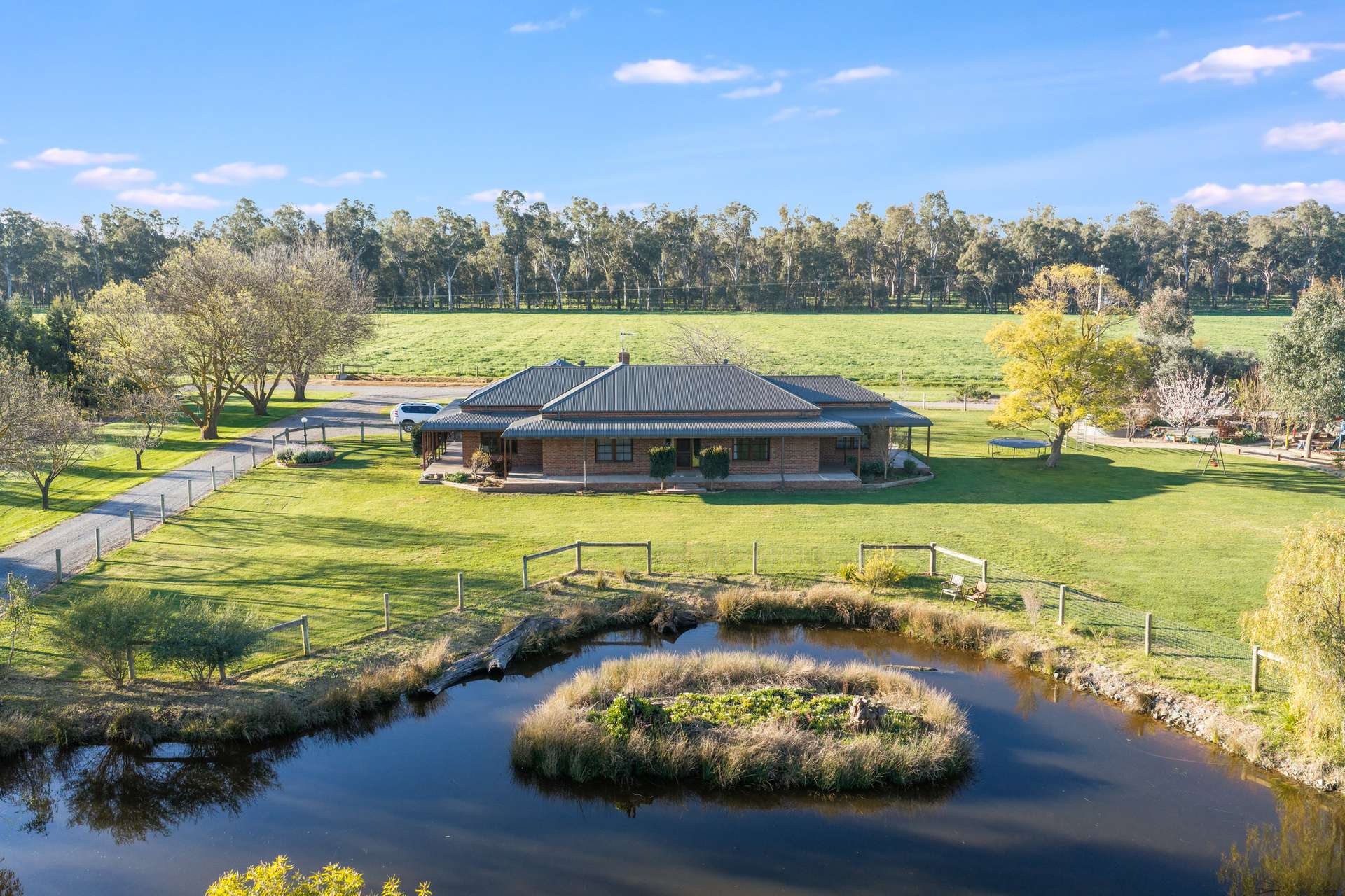 220 Bridge Road, Toolamba Auction by Farmbuy.com - image 1