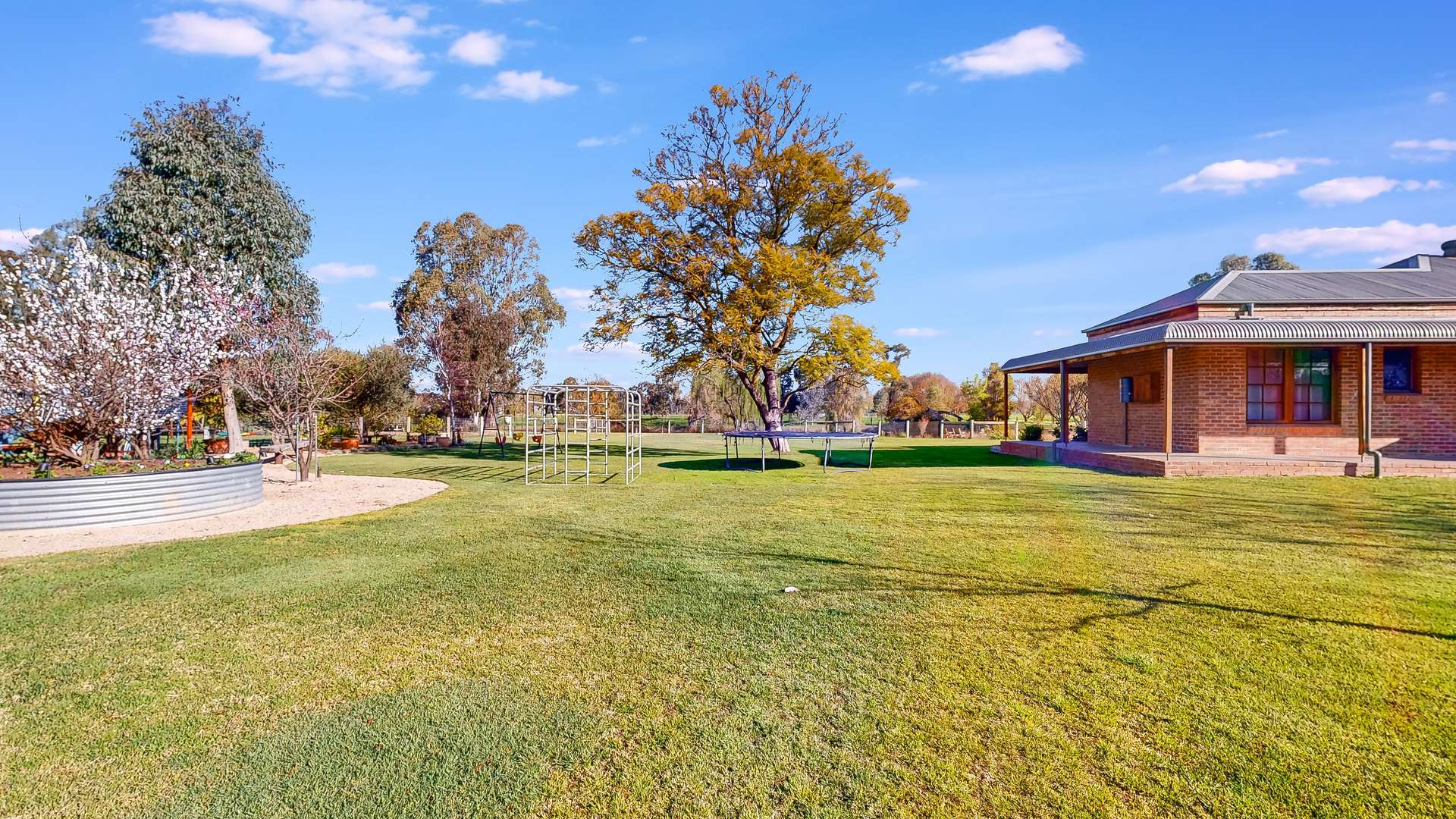 220 Bridge Road, Toolamba Auction by Farmbuy.com - image 22