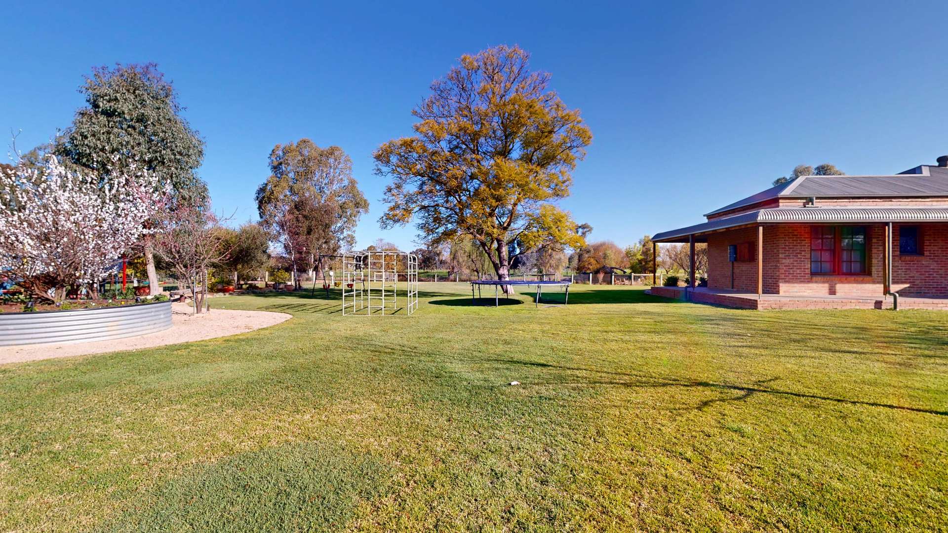 220 Bridge Road, Toolamba Auction by Farmbuy.com - image 21