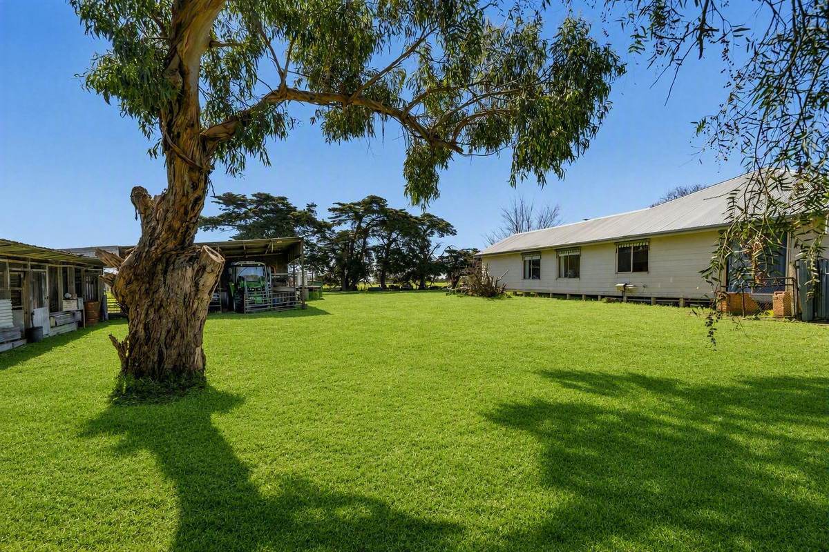 2485 Colac - Ballarat Road, Weering For Sale by Farmbuy.com - image 16