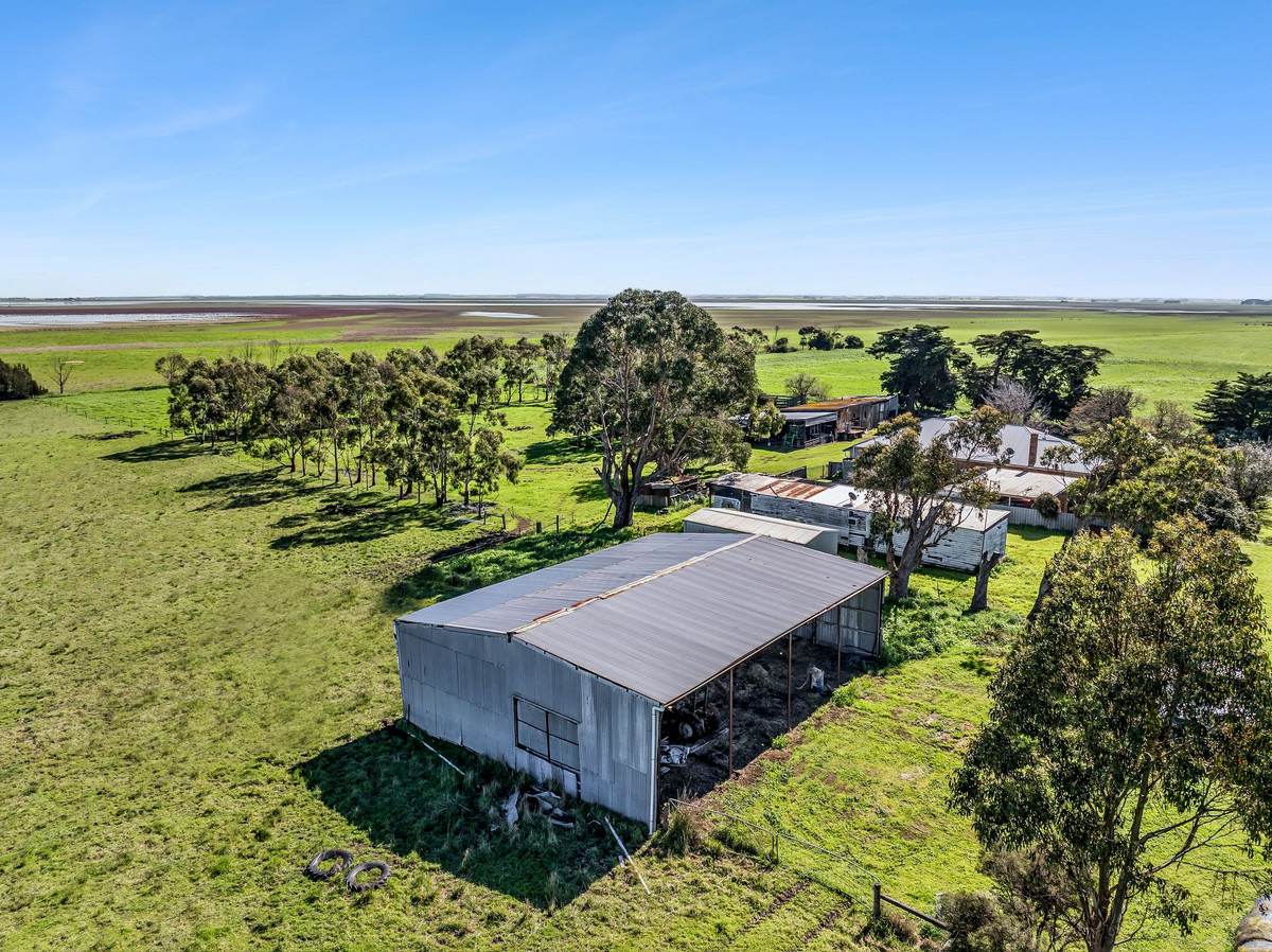 2485 Colac - Ballarat Road, Weering For Sale by Farmbuy.com - image 17