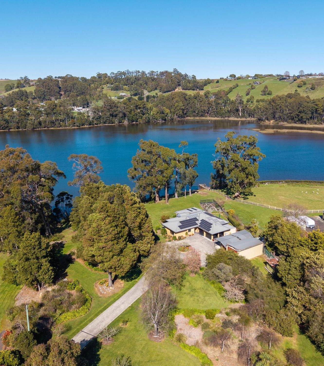 5 Grange Court, West Ulverstone For Sale by Farmbuy.com - image 1