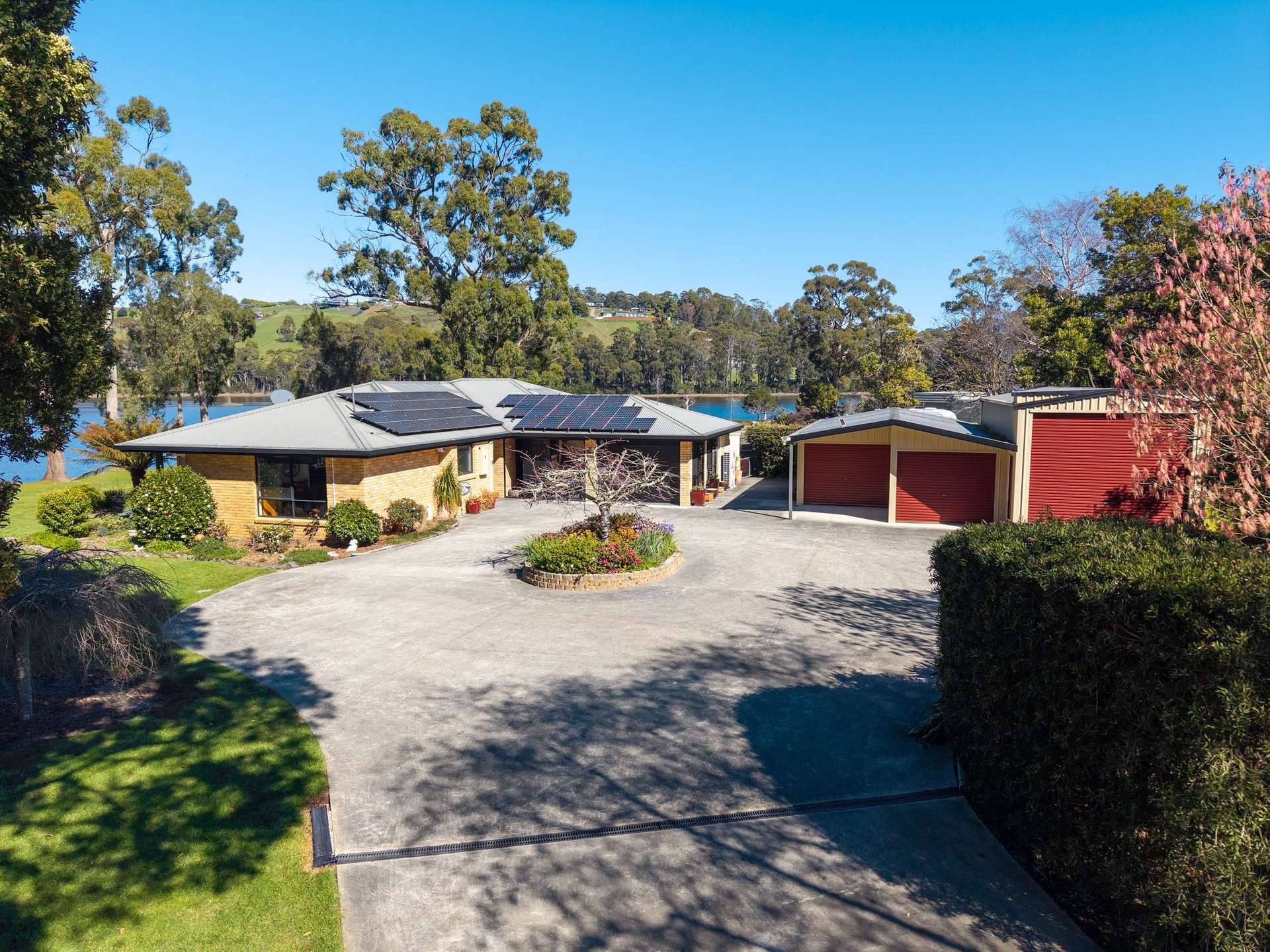 5 Grange Court, West Ulverstone For Sale by Farmbuy.com - image 2