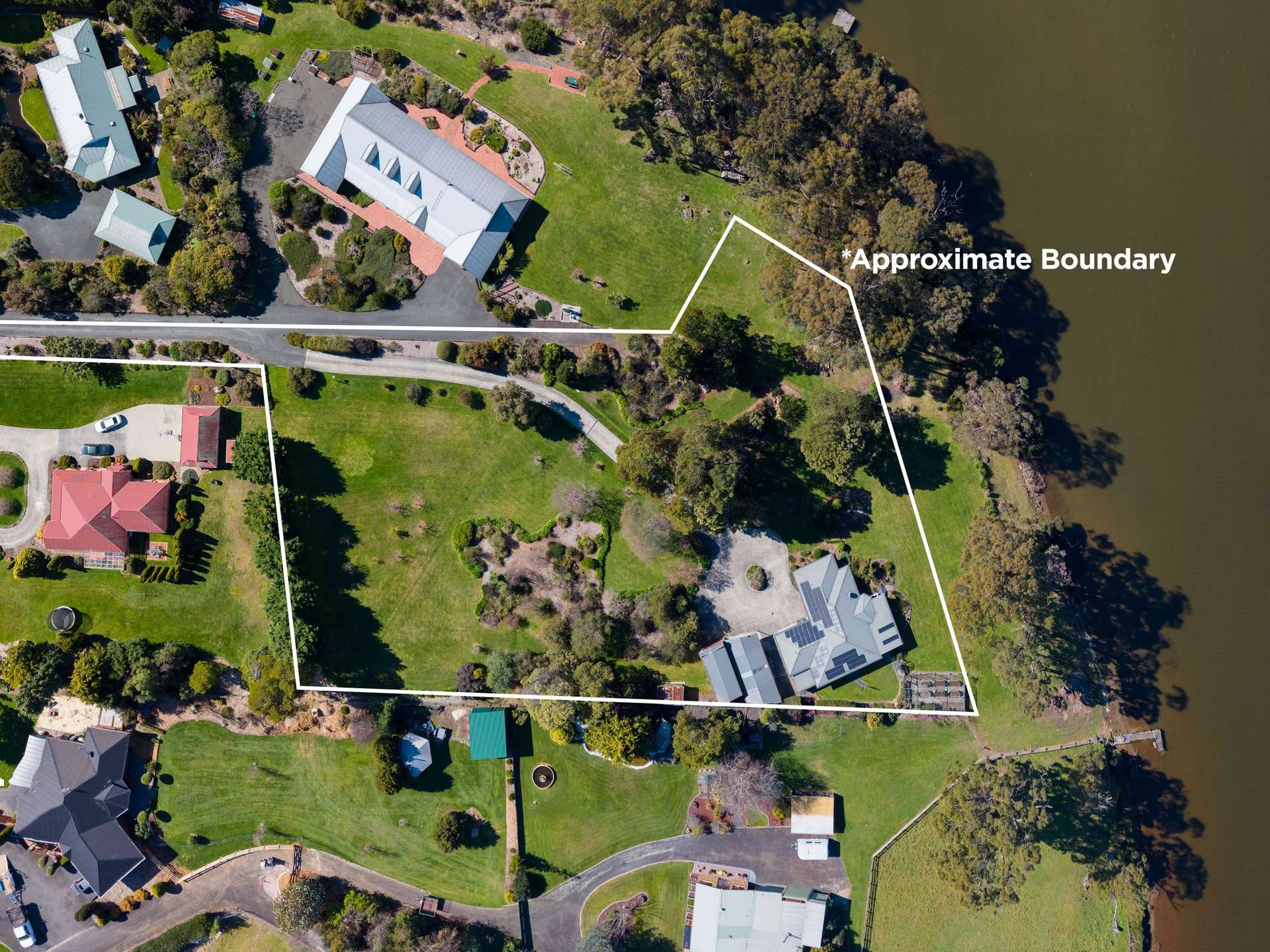 5 Grange Court, West Ulverstone For Sale by Farmbuy.com - image 3