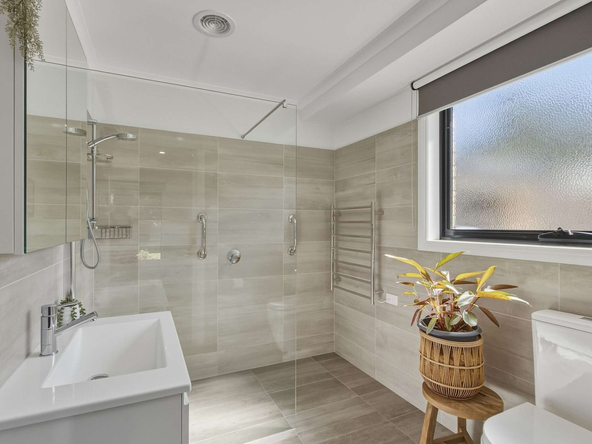 5 Grange Court, West Ulverstone For Sale by Farmbuy.com - image 17