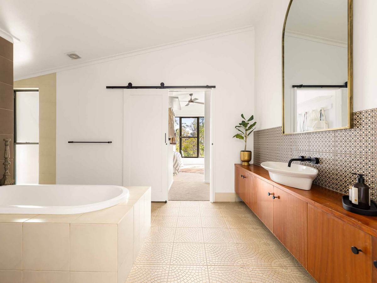 1 Bramwell Street, Middle Ridge For Sale by Farmbuy.com - image 16