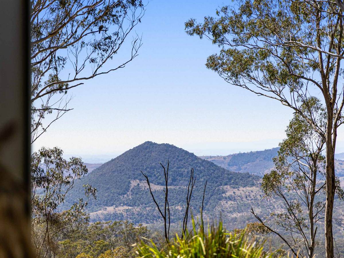 1 Bramwell Street, Middle Ridge For Sale by Farmbuy.com - image 12