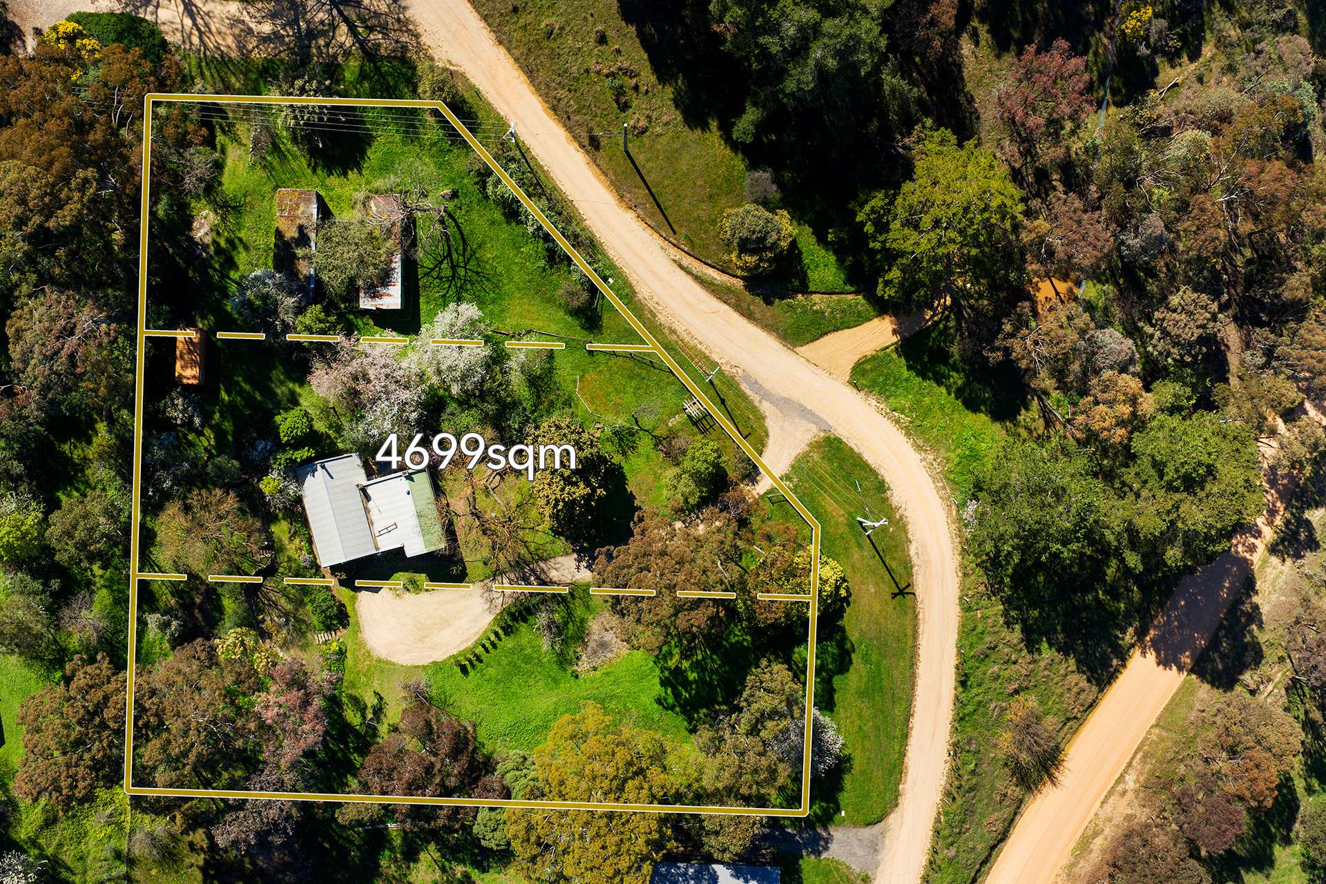 15 Verlin Street, Castlemaine For Sale by Farmbuy.com - image 2