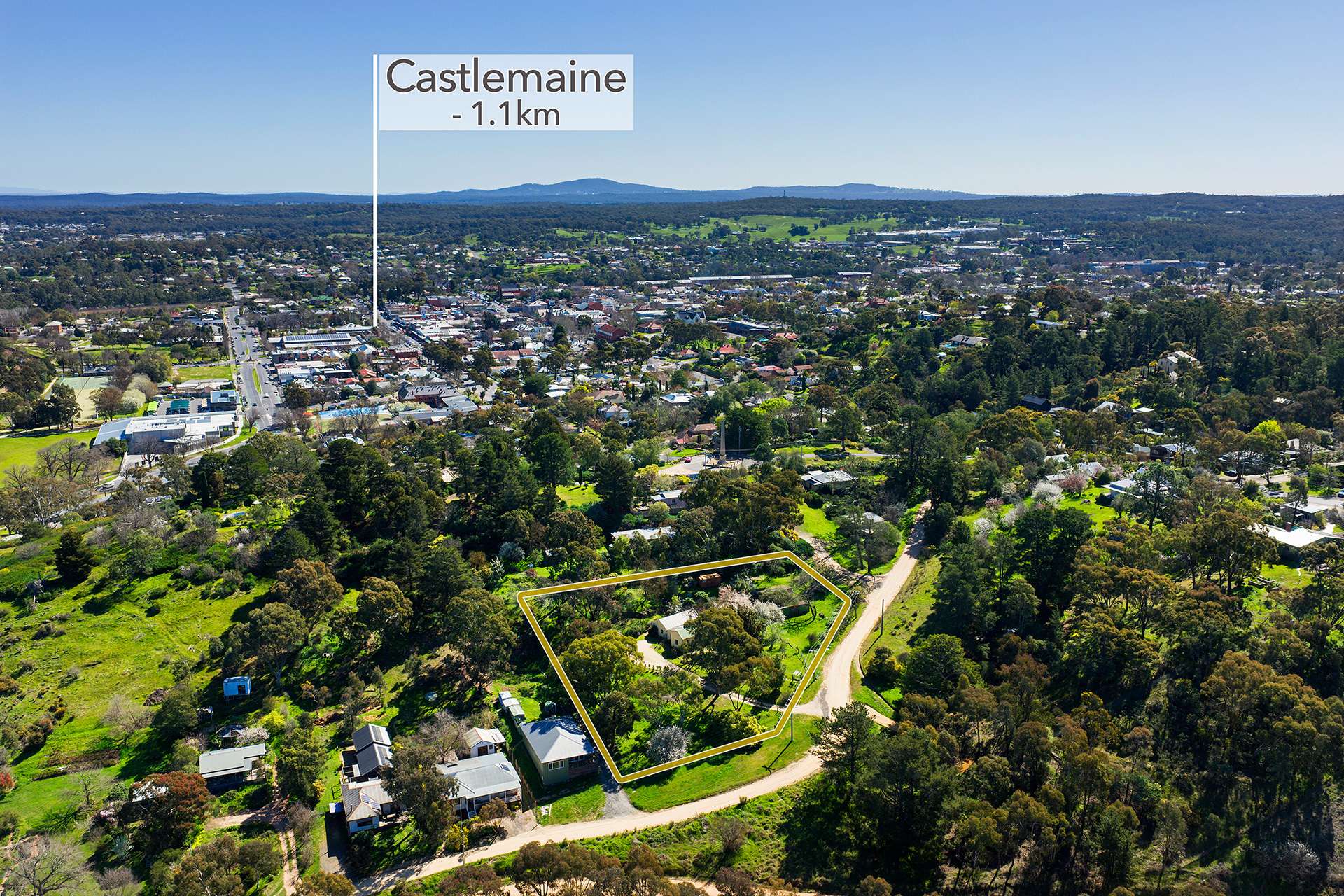 15 Verlin Street, Castlemaine For Sale by Farmbuy.com - image 3