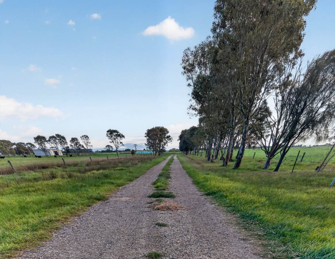 McLarens Road, Kilmany For Sale by Farmbuy.com - image 28