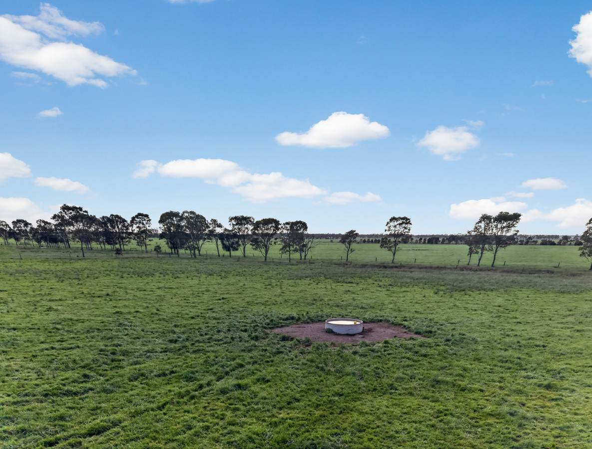 McLarens Road, Kilmany For Sale by Farmbuy.com - image 33