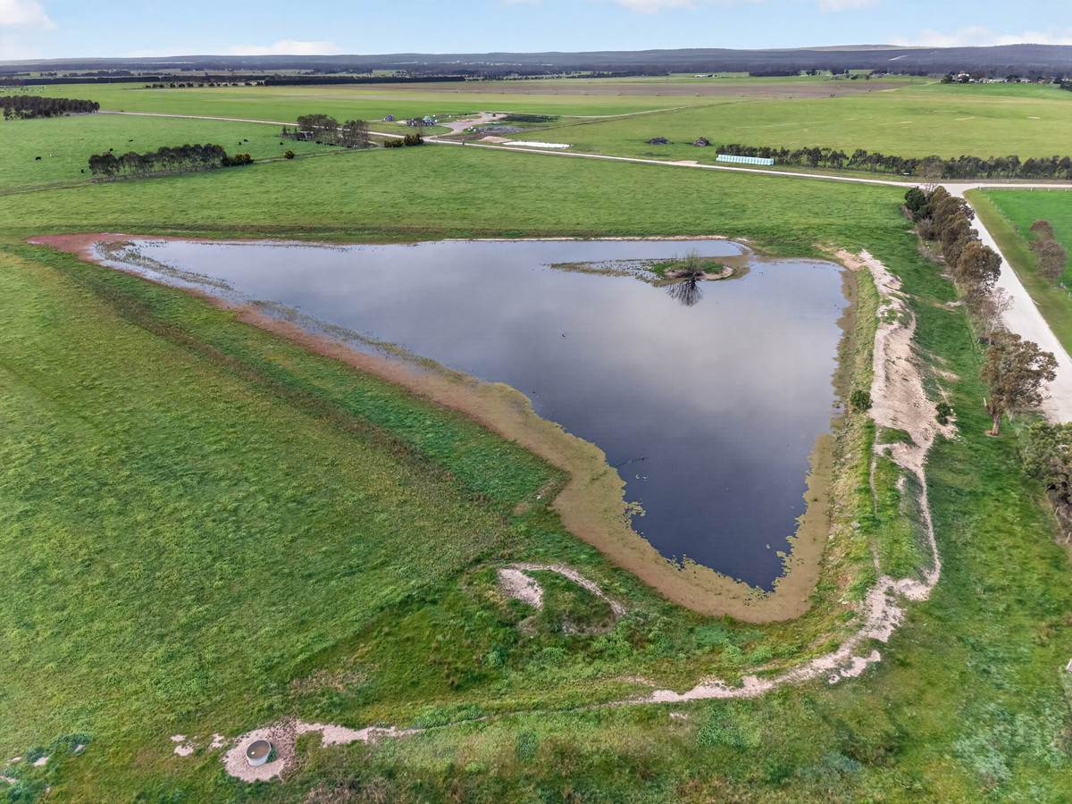 McLarens Road, Kilmany For Sale by Farmbuy.com - image 6