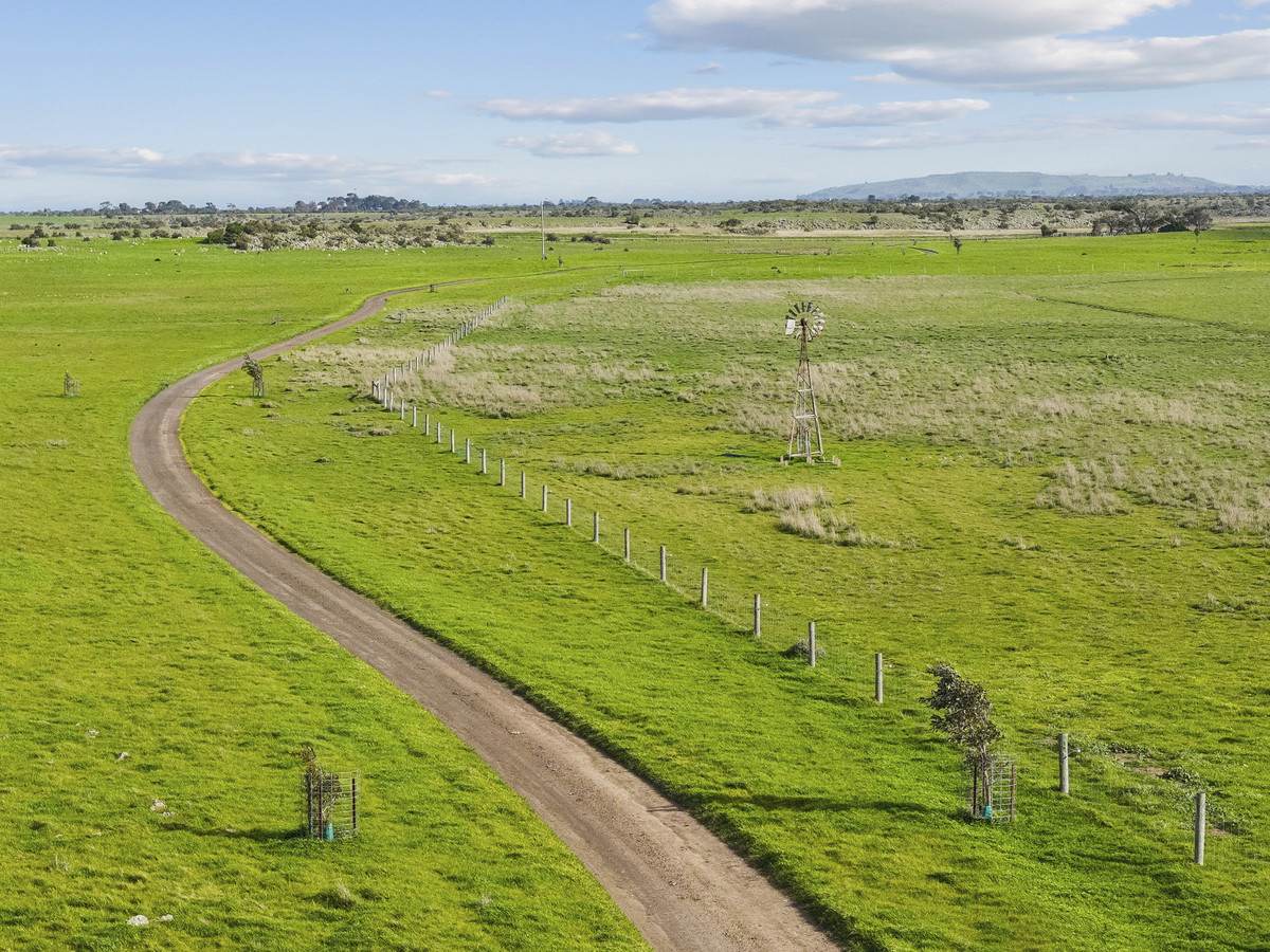 3495 Corangamite Lake Road, Cundare For Sale by Farmbuy.com - image 12