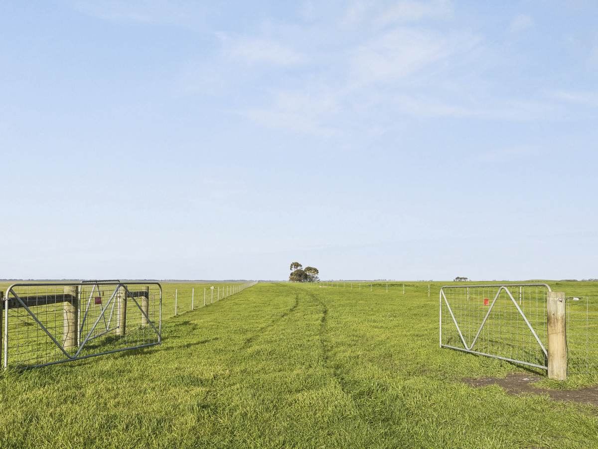 3495 Corangamite Lake Road, Cundare For Sale by Farmbuy.com - image 26