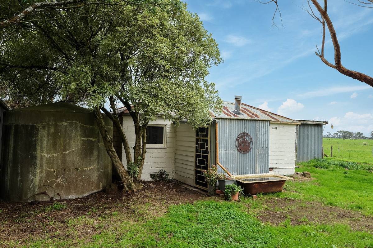 1472 Hopkins Highway, Purnim For Sale by Farmbuy.com - image 17