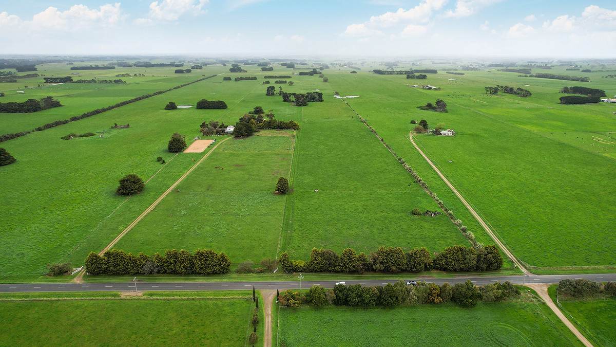 1472 Hopkins Highway, Purnim For Sale by Farmbuy.com - image 2