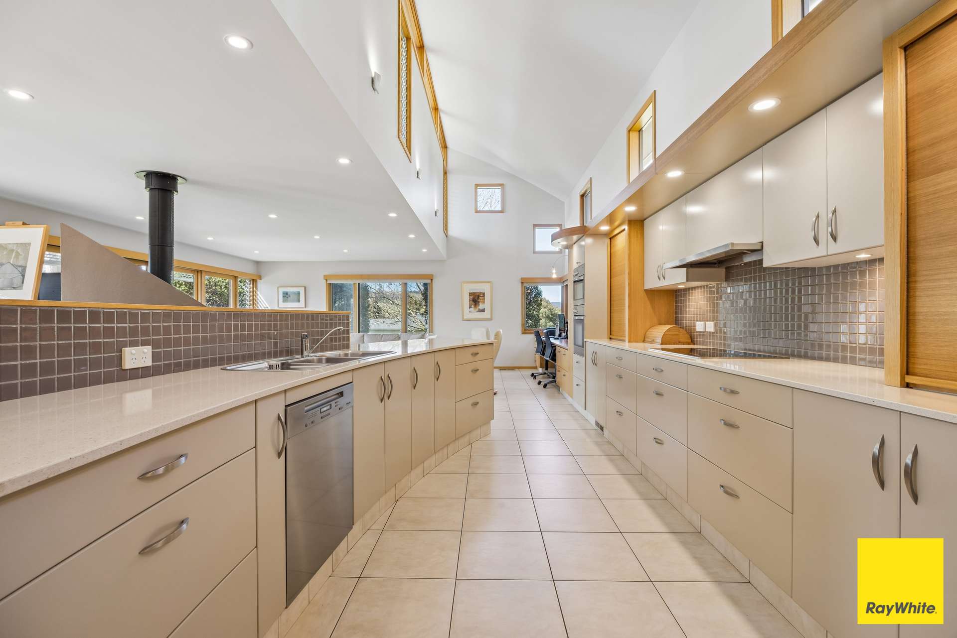 47 Victoria Street, Sutton For Sale by Farmbuy.com - image 2