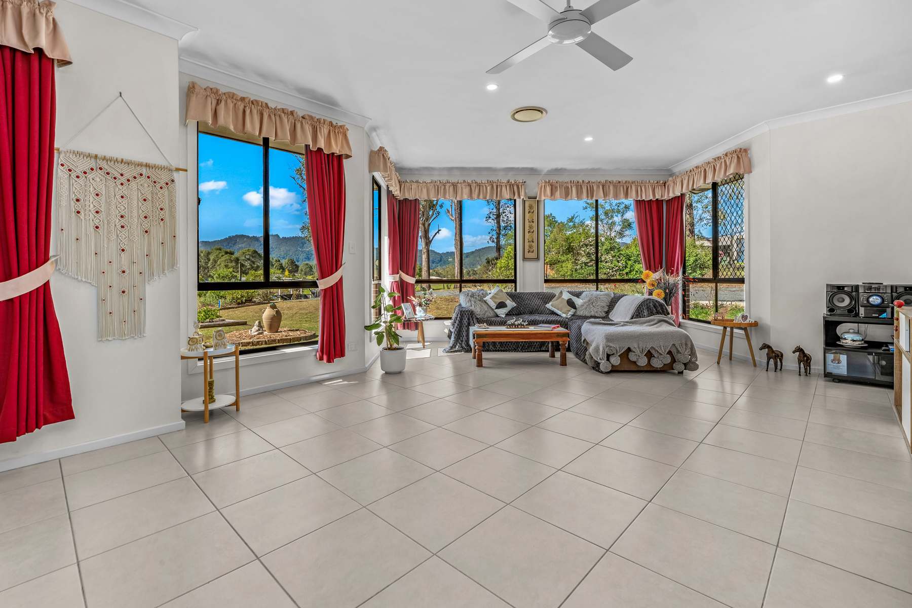 24 Moonlight Circuit, Gloucester For Sale by Farmbuy.com - image 5