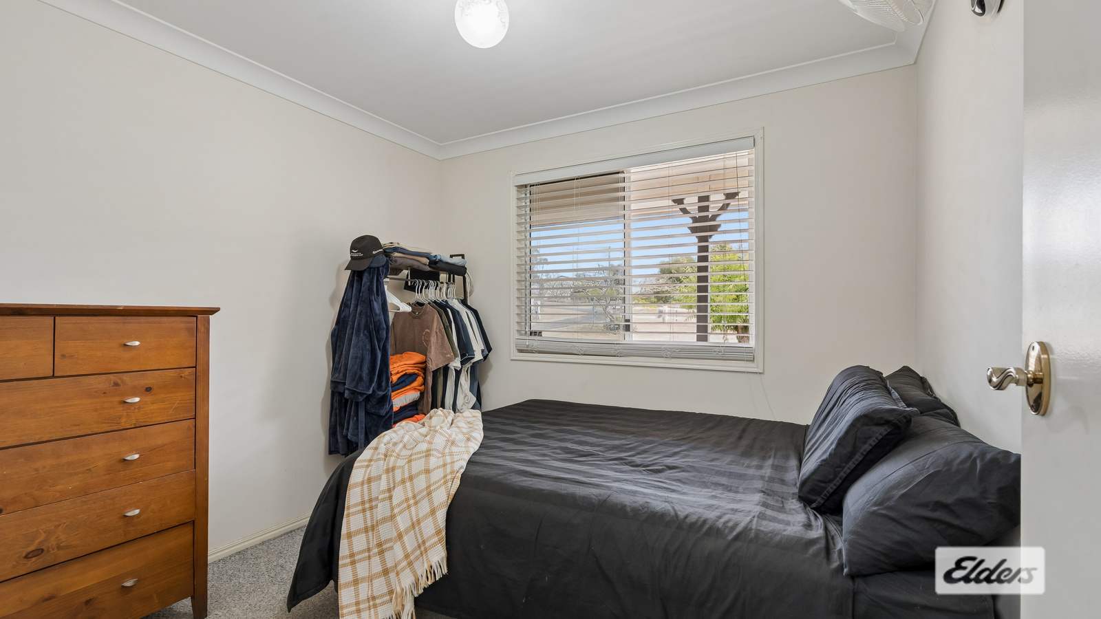 20 Highland Grove, Kensington Grove For Sale by Farmbuy.com - image 11